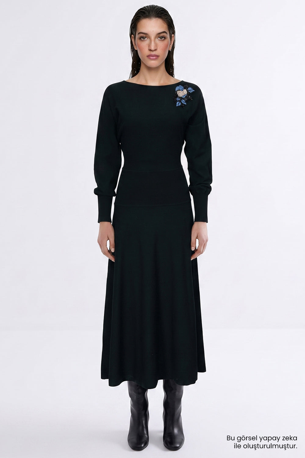 Yarasa Kol Aplikeli Slim Fit Triko Siyah Elbise