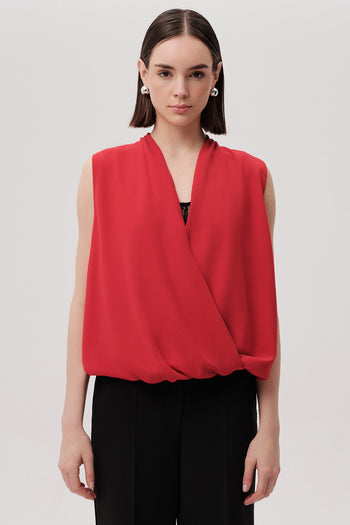 V Yaka Kolsuz Dökümlü Regular Kırmızı Bluz