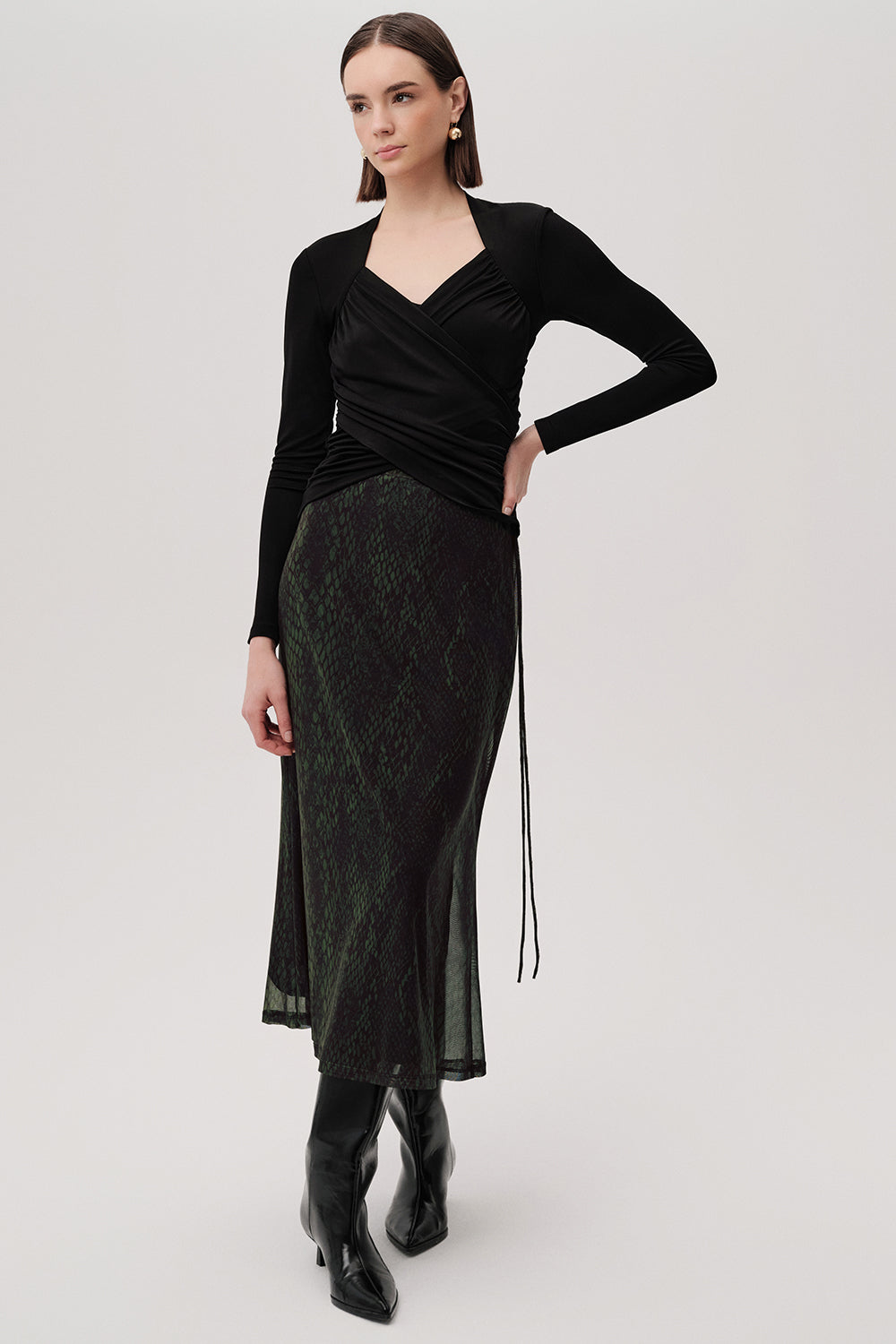 Kruvaze Yaka Drapeli Uzun Kollu Slim Fit Örme Siyah Bluz