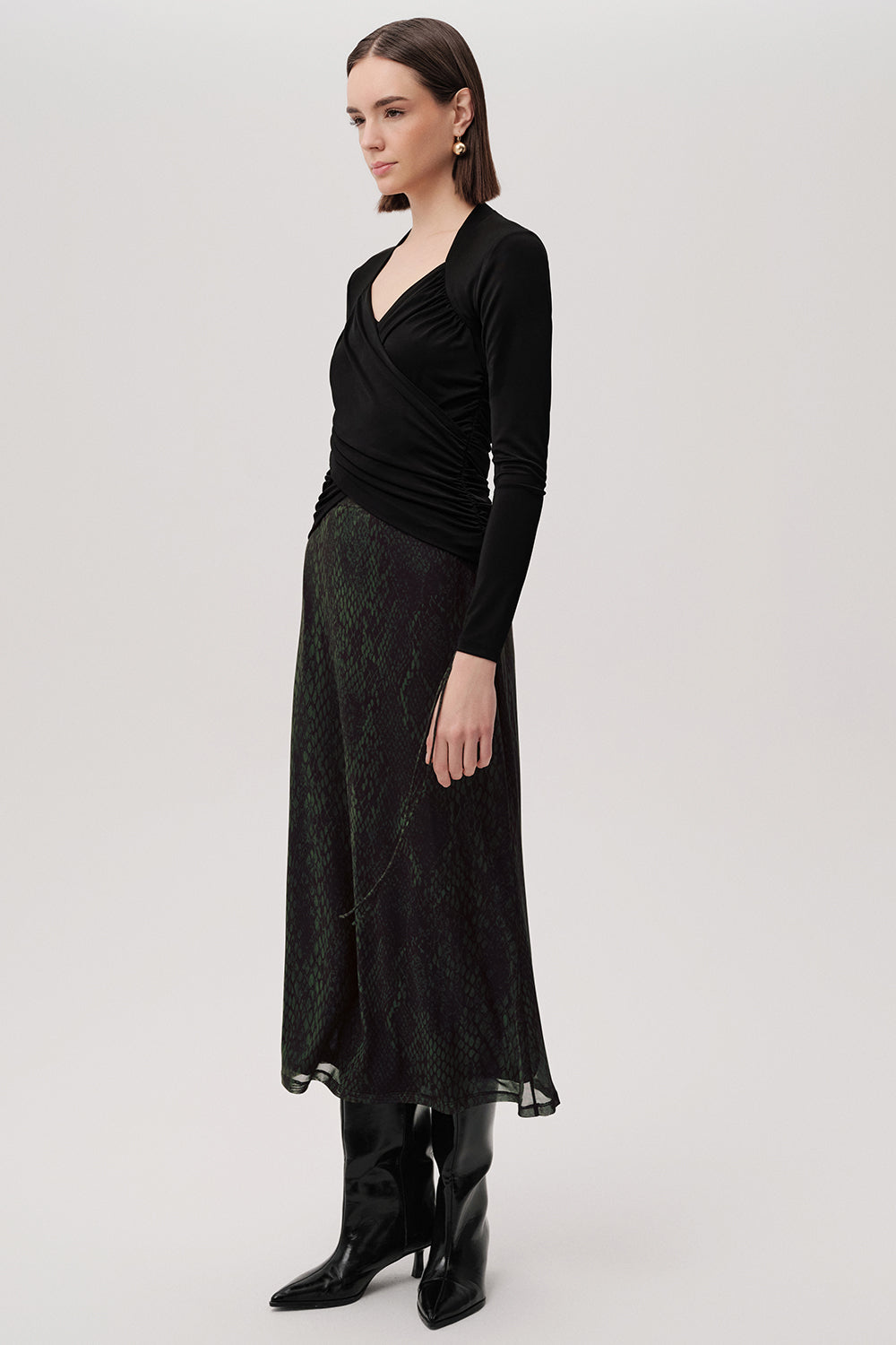 Kruvaze Yaka Drapeli Uzun Kollu Slim Fit Örme Siyah Bluz