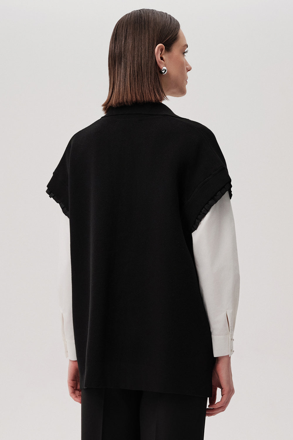 Cepleri Taşlı Gömlek Yaka Oversize Triko Siyah Yelek
