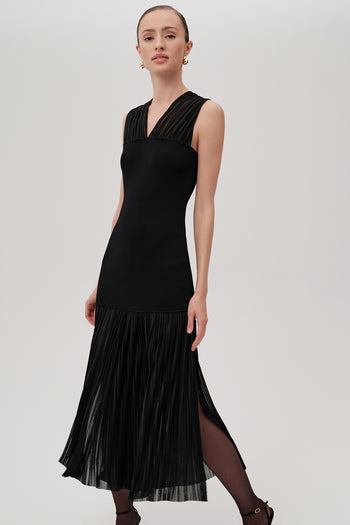 V Yaka Kolsuz Pileli Slim Fit Midi Triko Siyah Elbise