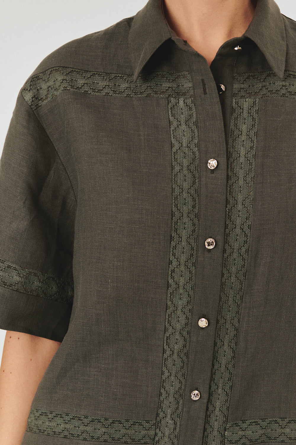 Dantel Detaylı Rahat Kalıp Saf Keten Kısa Kol Gri Gömlek