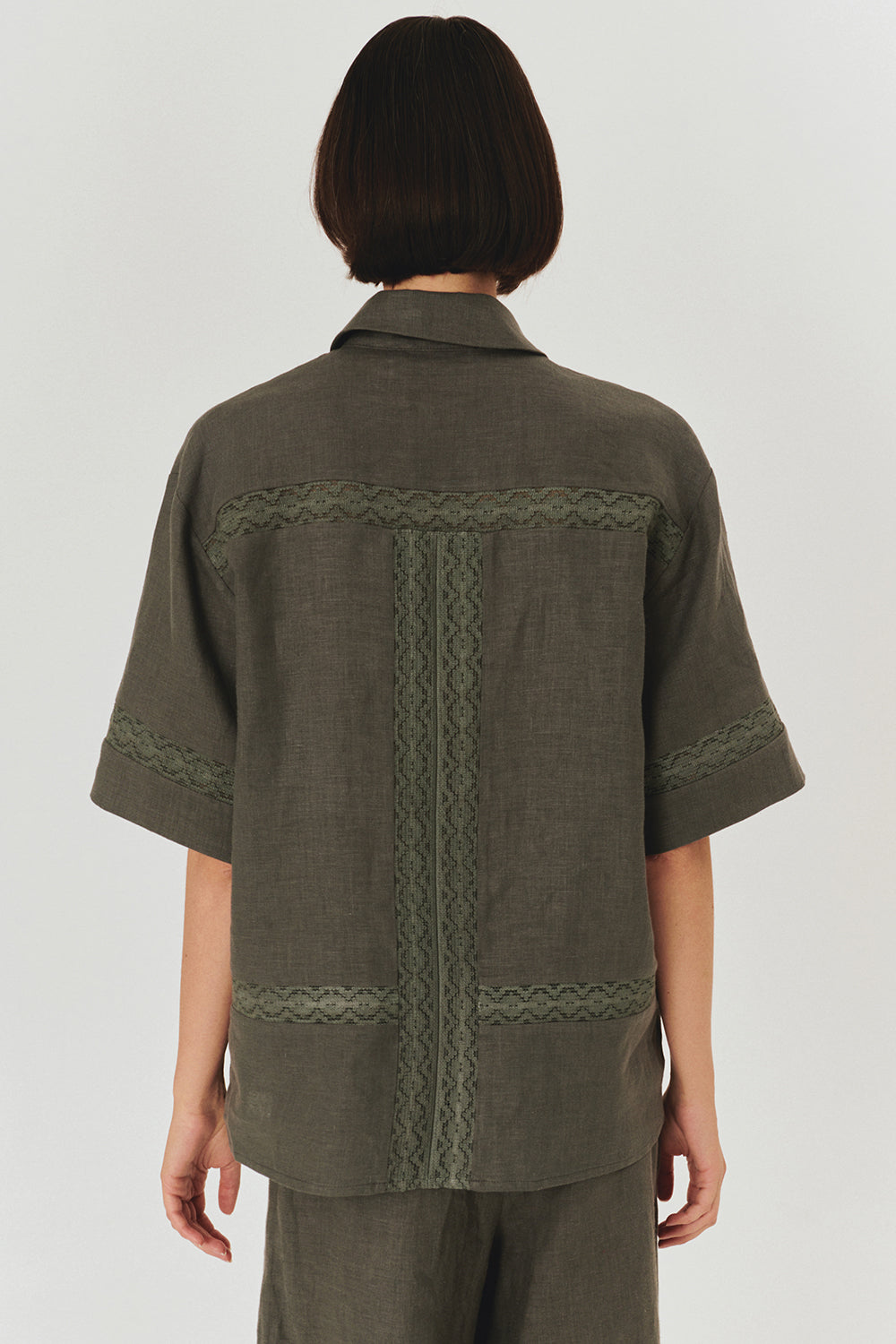 Dantel Detaylı Rahat Kalıp Saf Keten Kısa Kol Gri Gömlek