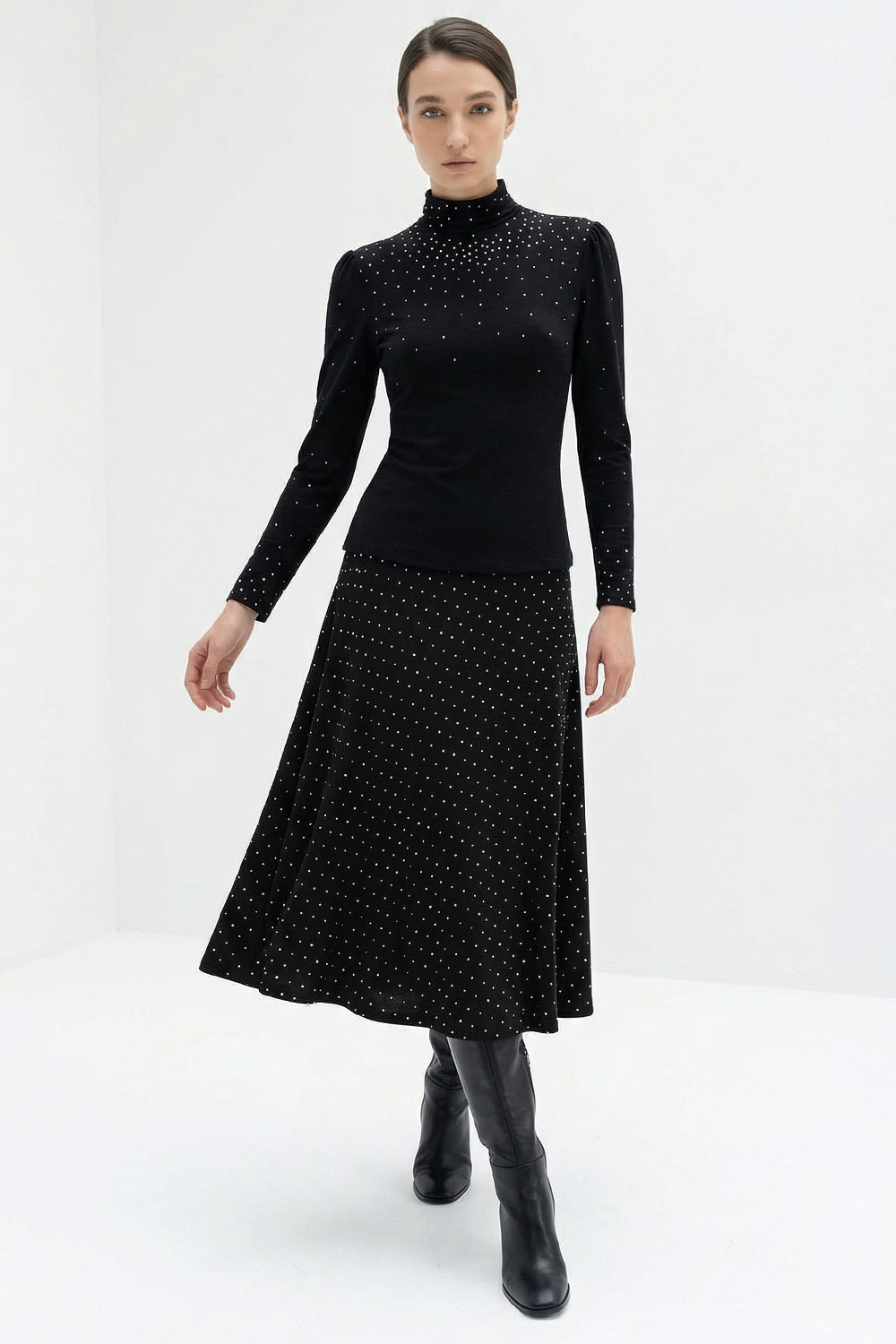 Dik Yaka Taşlı Likralı Slim Fit Siyah Örme Bluz