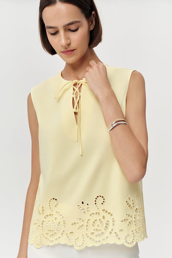 Kolsuz Yakası Bağcıklı Brode Nakışlı Regular Sarı Bluz