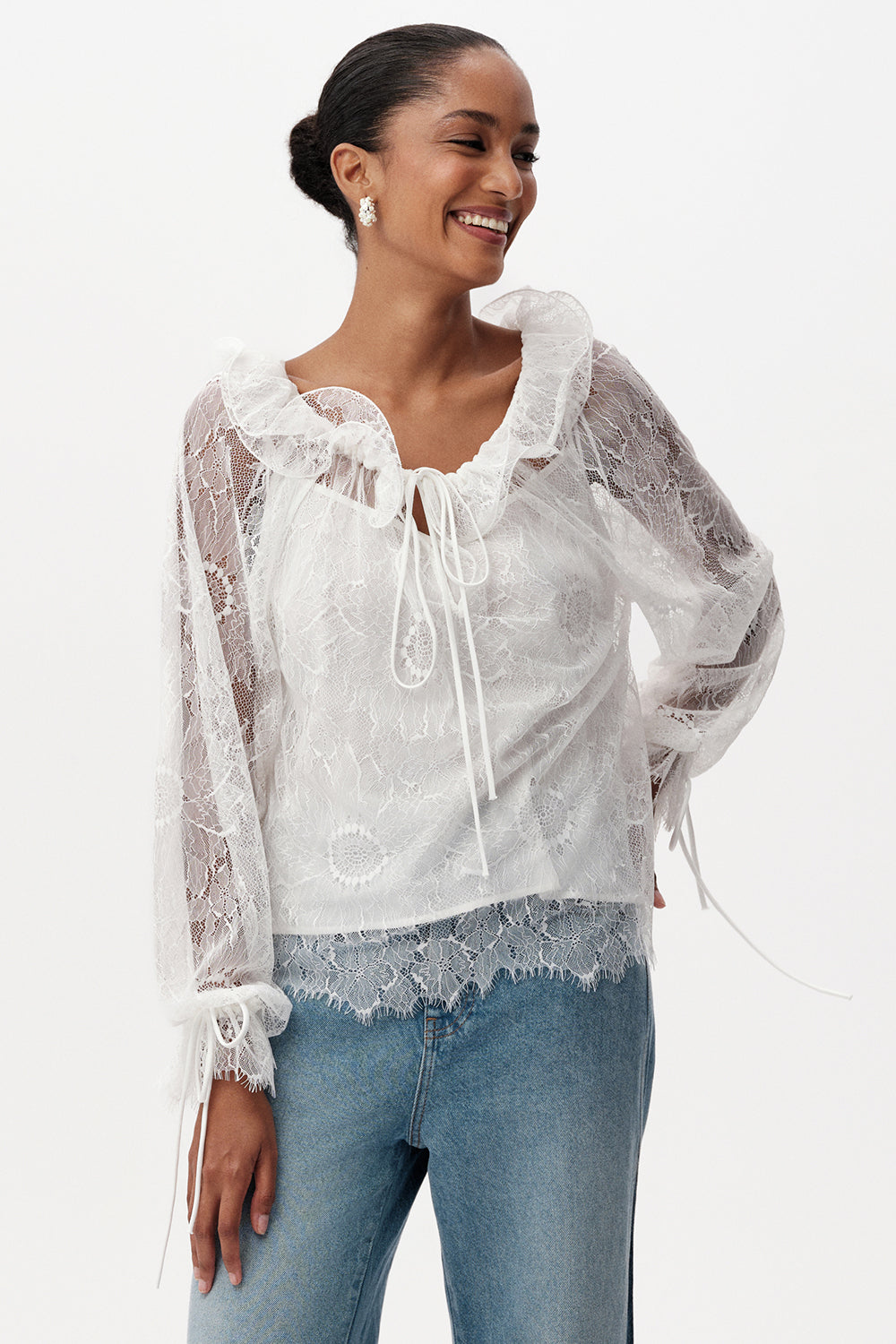 Uzun Kollu Yakası Bağcıklı Dantel Regular Ekru Bluz
