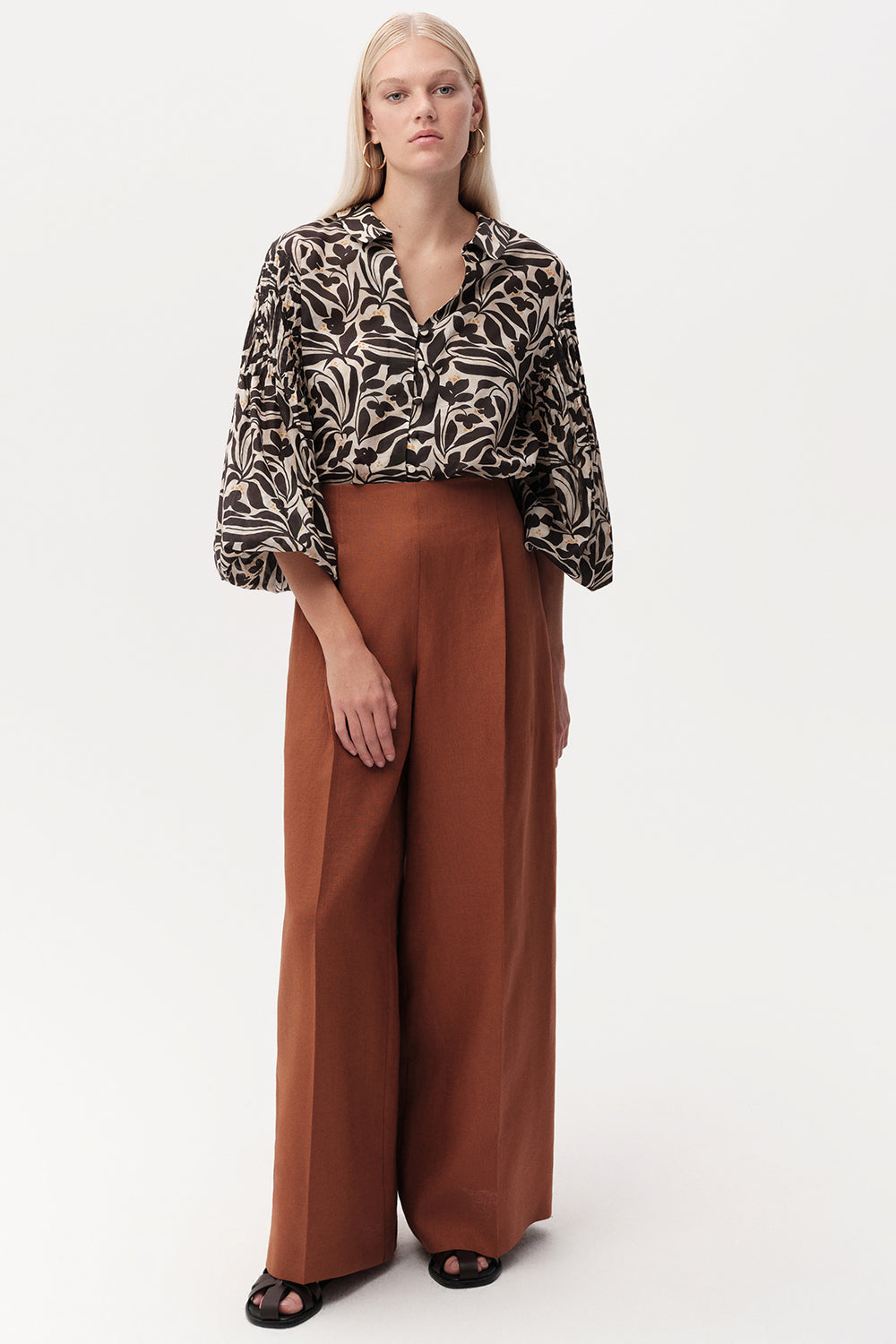 Beli Pileli Geniş Paça Cepli Keten Regular Taba Pantolon