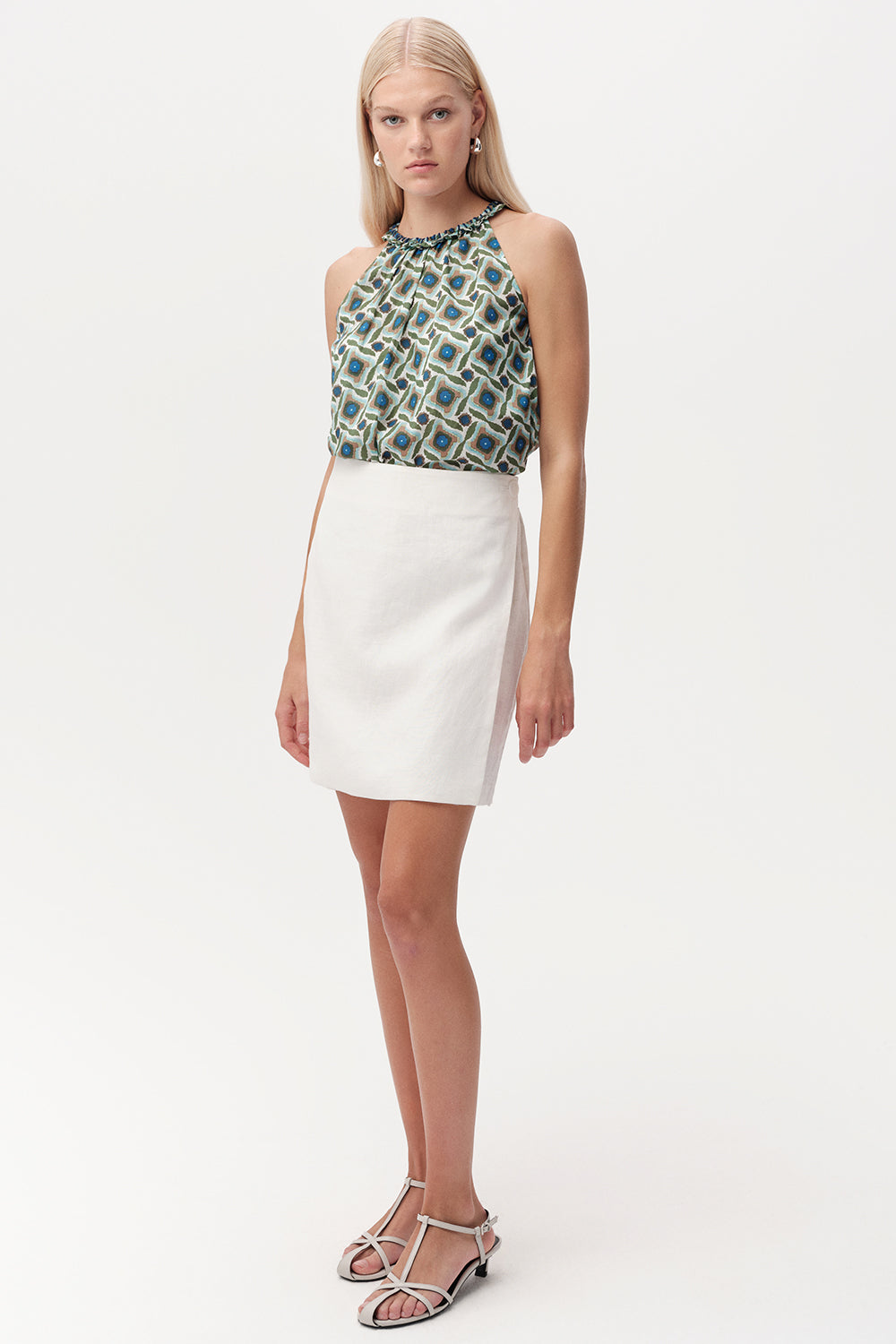 Beli Lastikli Keten Regular Dokuma Beyaz Şort