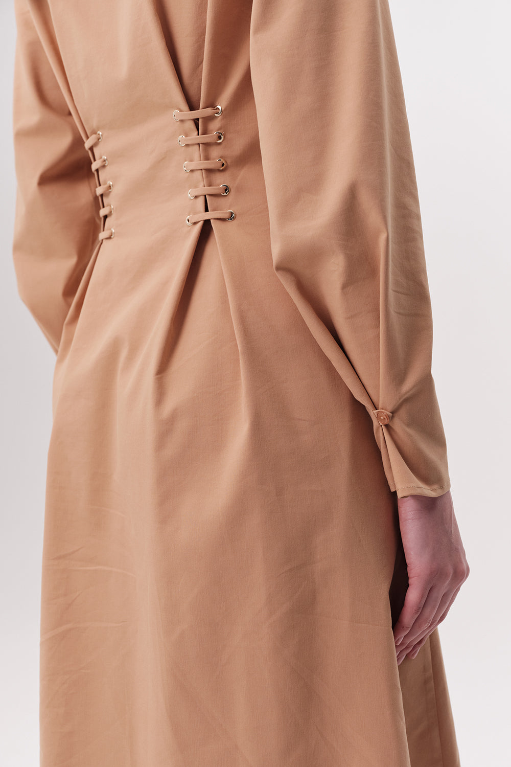 Kuş Gözü Detaylı Cepli Gömlek Yaka Regular Midi Camel Elbise