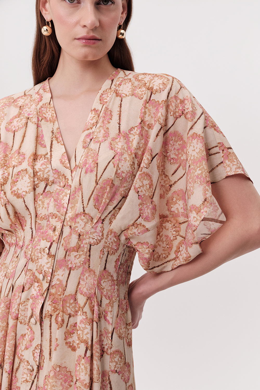 V Yaka Gipeli Bele Oturan Düğmeli Regular Midi Çok Renkli Elbise