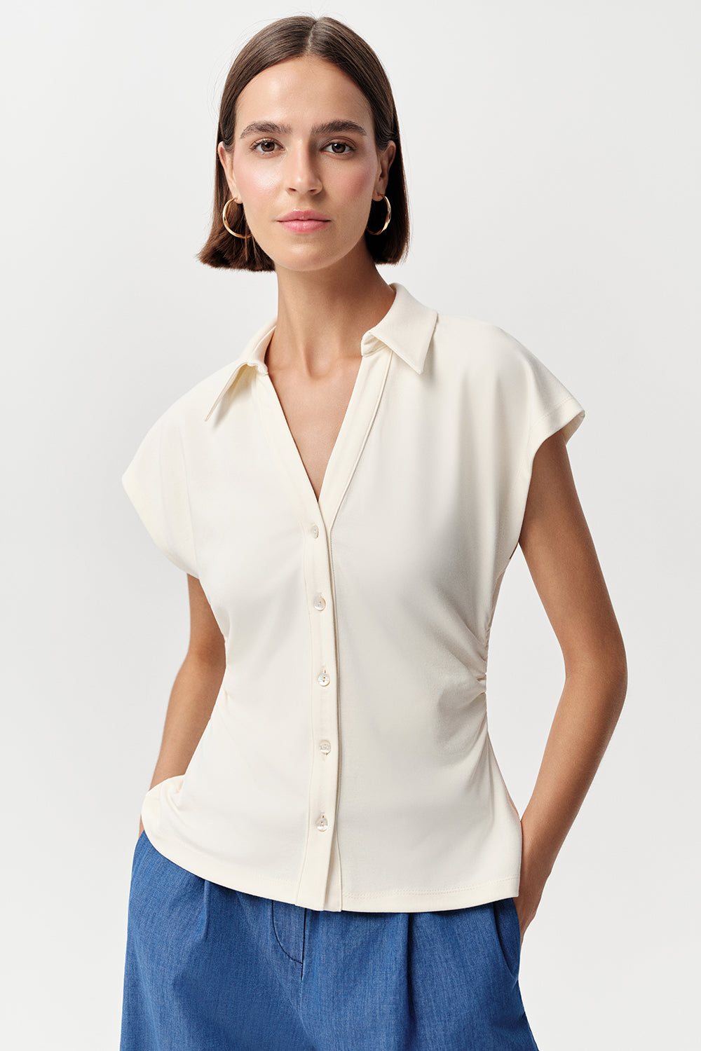 Kısa Kollu Düğmeli Beli Büzgülü Slim Fit Örme Kemik Gömlek