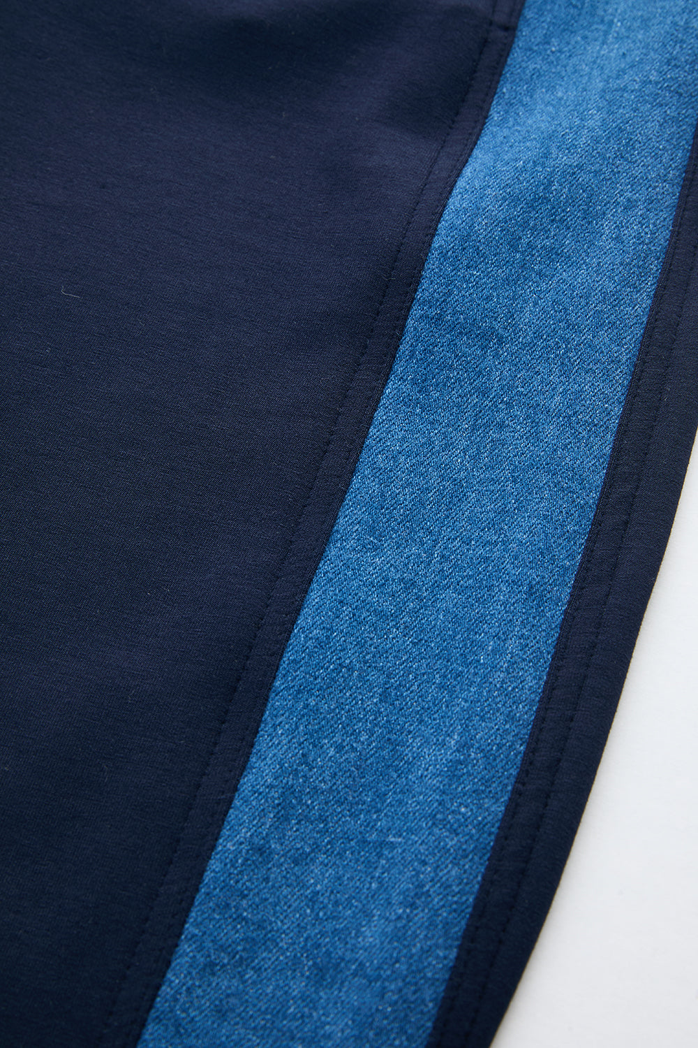 Geniş Paça Yanları Denim Şeritli Regular Örme Pantolon