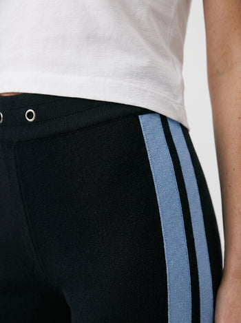 Geniş Paça Yanları Denim Şeritli Regular Örme Pantolon