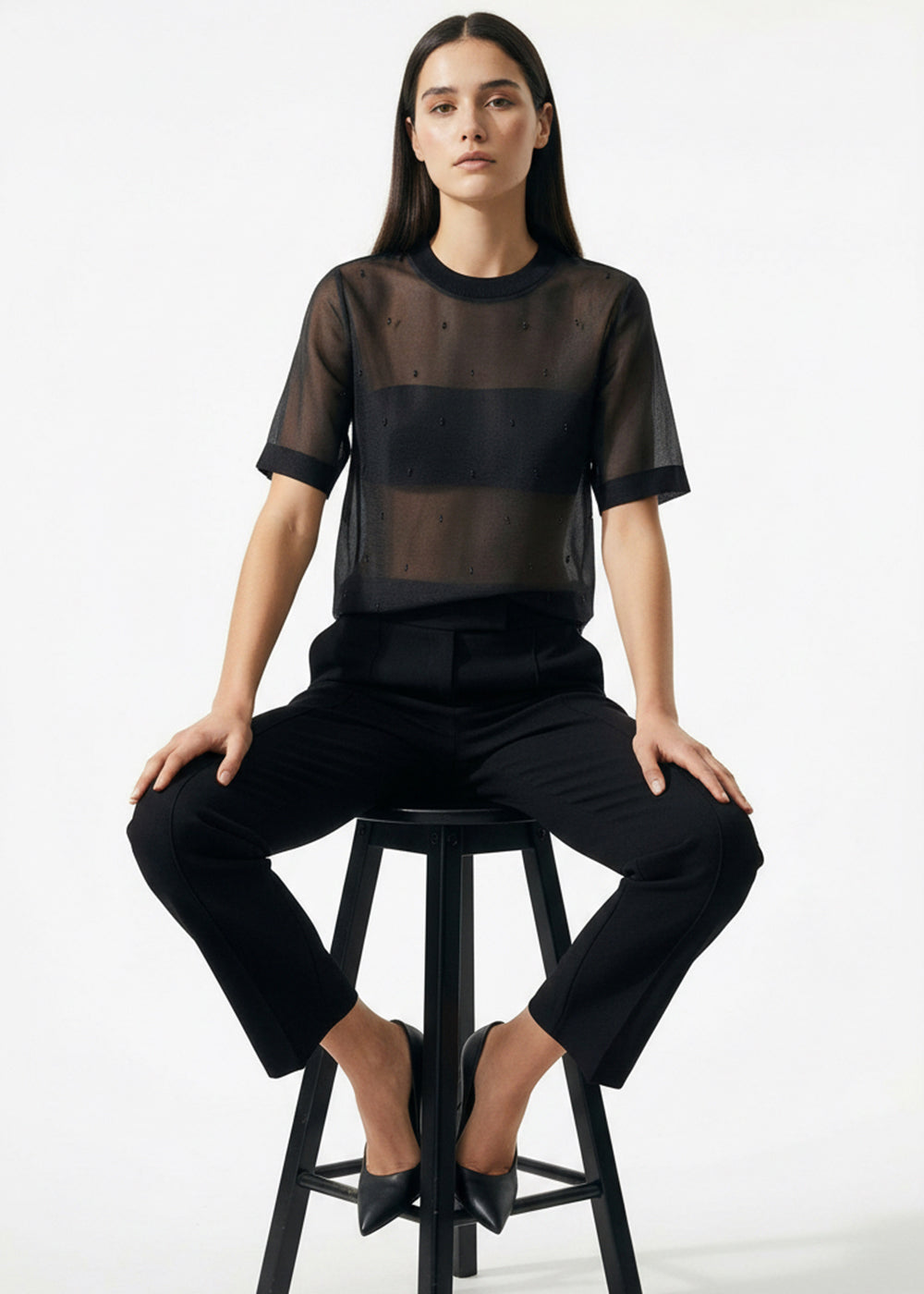 Boncuk İşlemeli Bisiklet Yaka Kısa Kol Regular Bluz