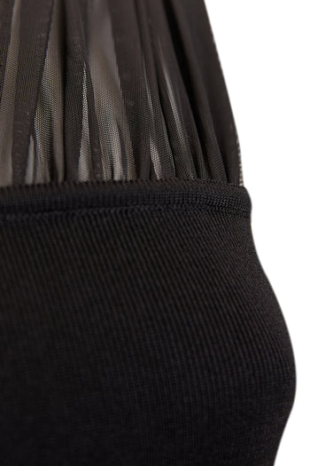 Piliseli Tül Detaylı Kolsuz Triko Bluz