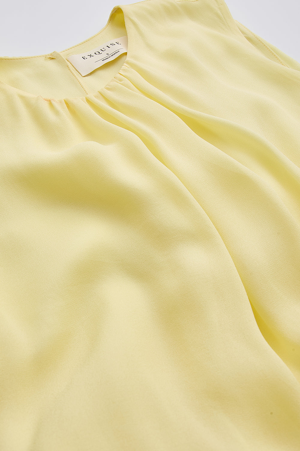 Bisiklet Yaka Beli Büzgülü Dantelli Regular Midi Sarı Elbise