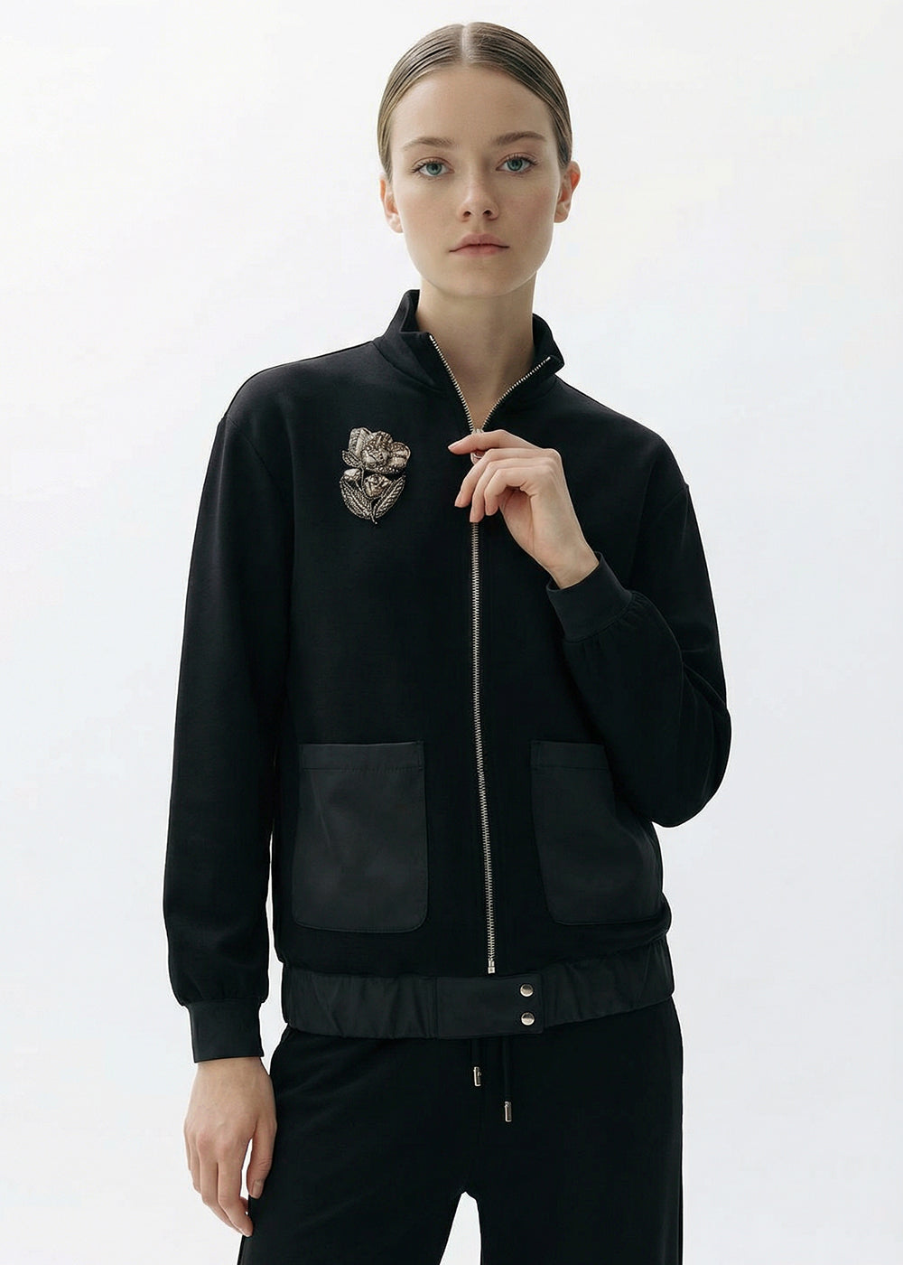 Taş İşlemeli Siyah Örme Regular Ceket