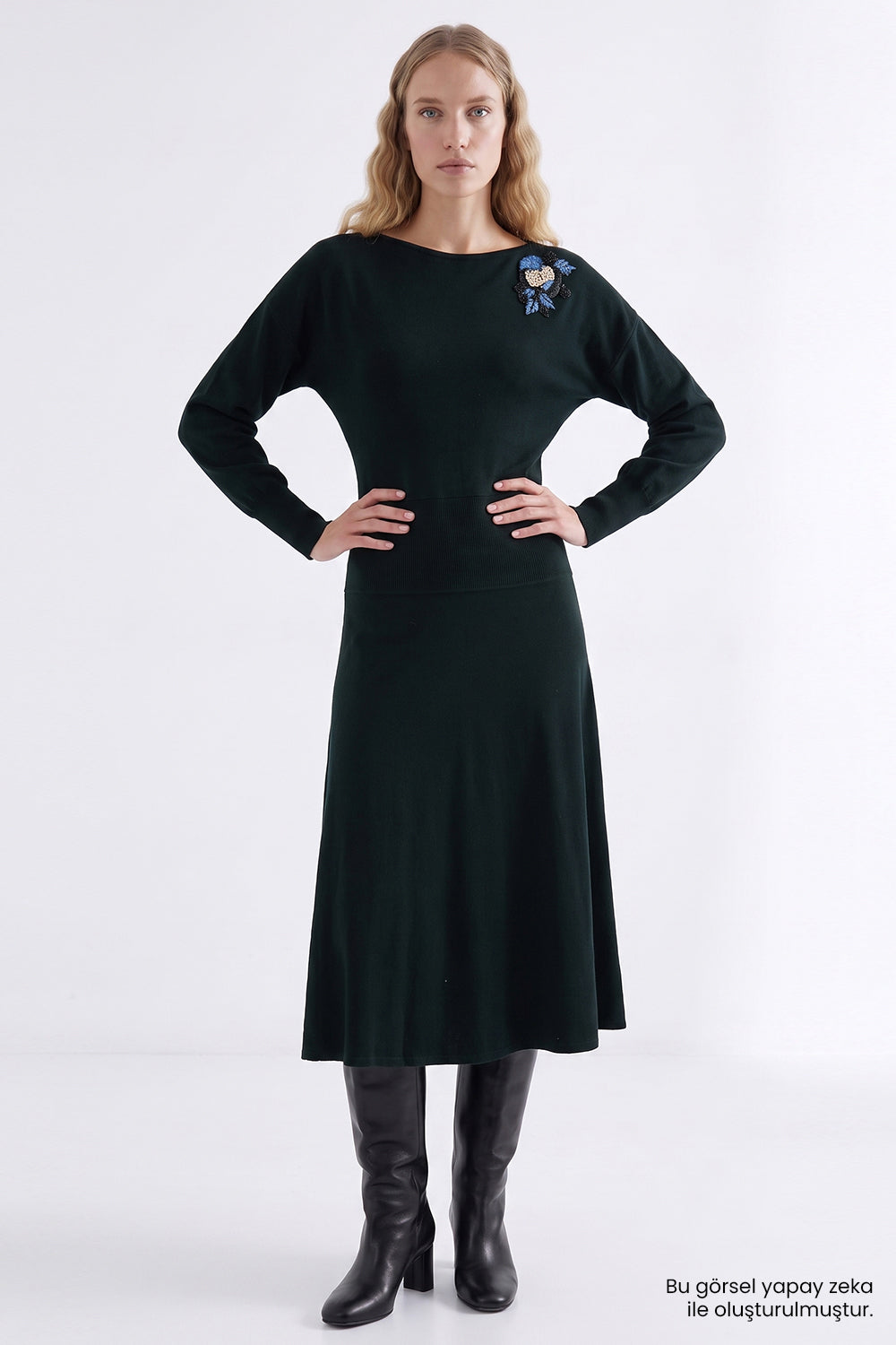 Yarasa Kol Aplikeli Slim Fit Triko Siyah Elbise
