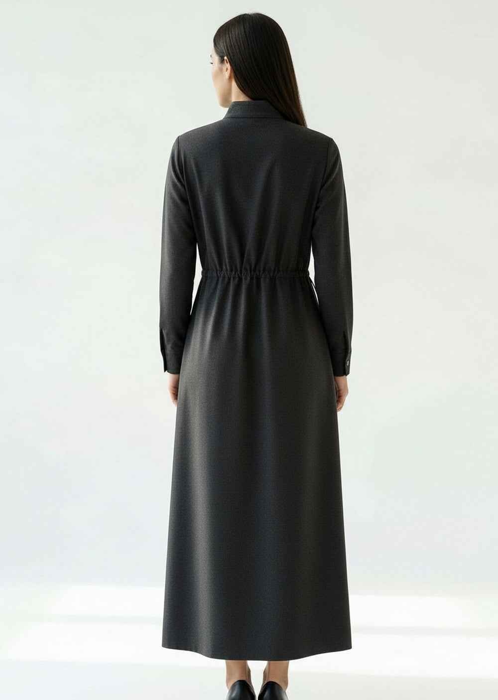 Hakim Yaka Büzgülü Deri Aksesuarlı Uzun Dokuma Elbise