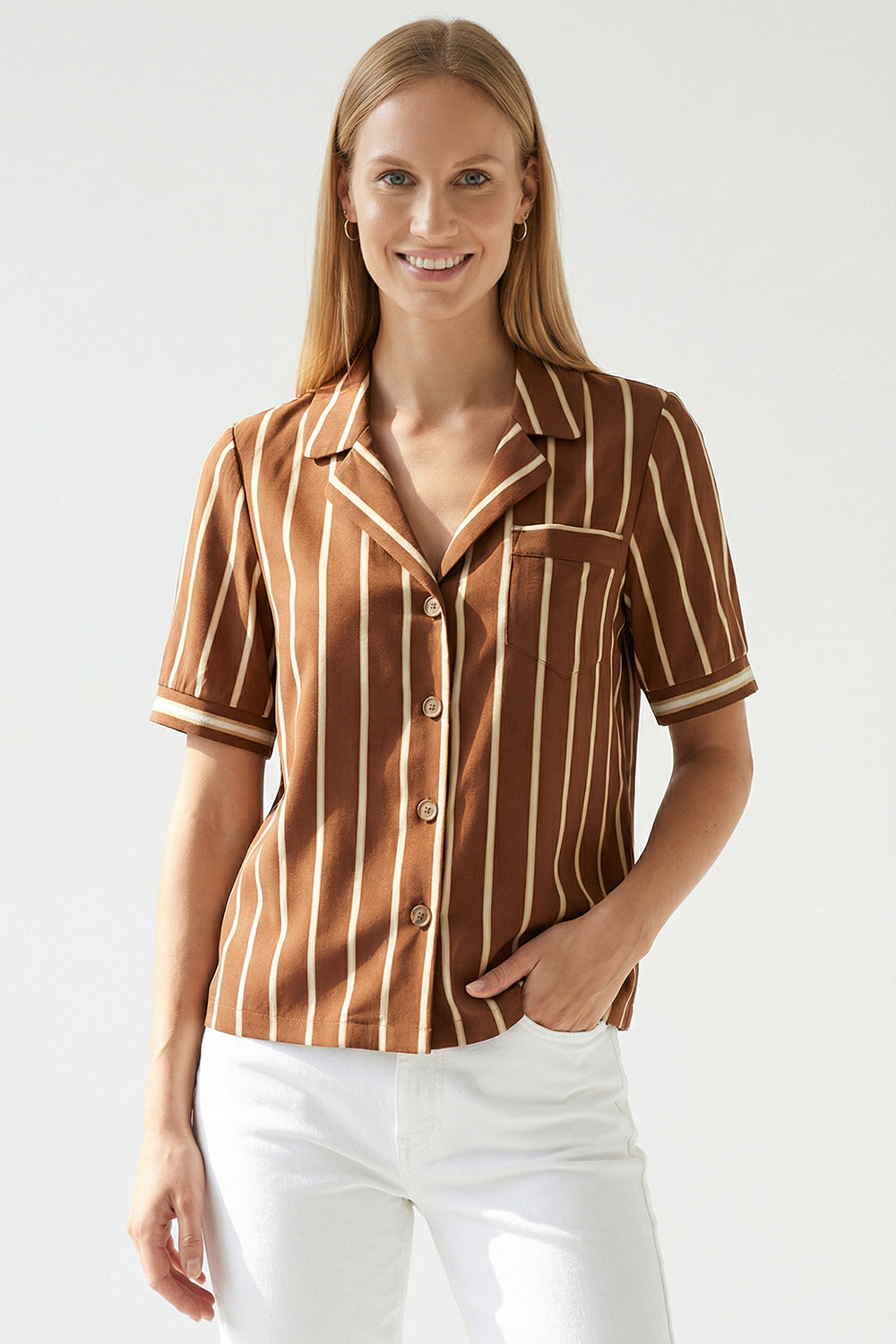 Çizgili Kısa Kollu Gömlek Modeli