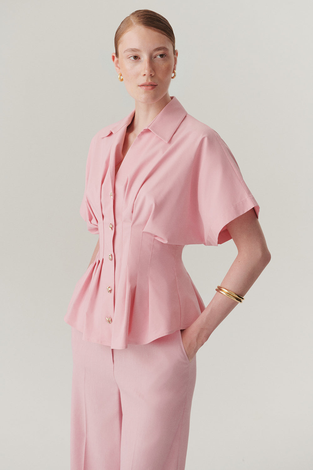 Düşük Kollu Bele Oturan Pileli Poplin Gömlek