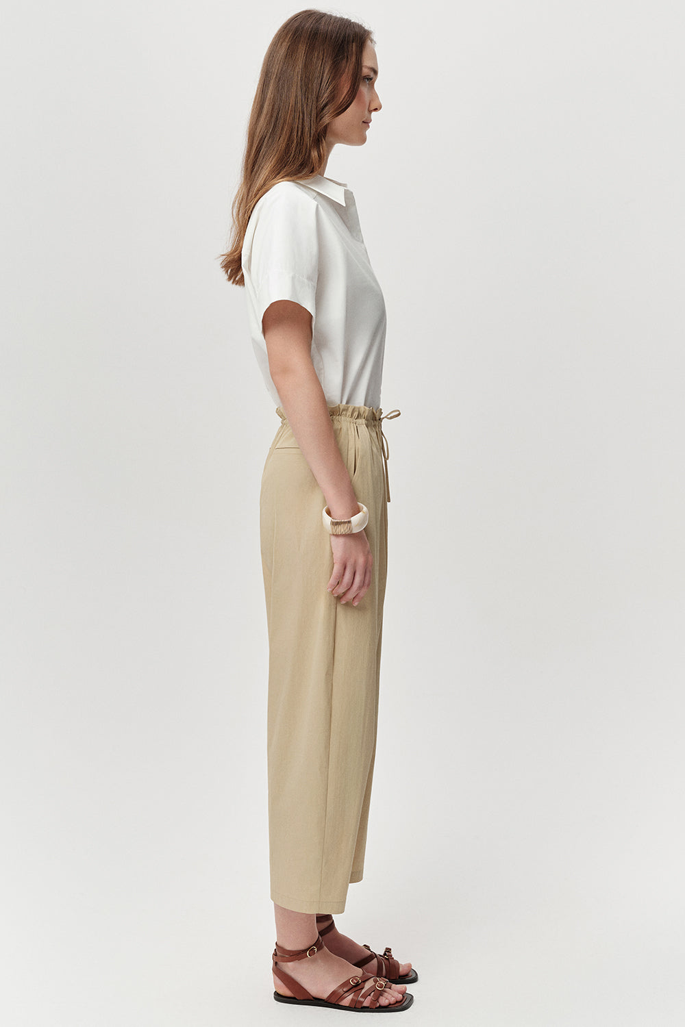 Beli Bağcıklı Cepli Dar Paça Regular Dokuma Bej Pantolon