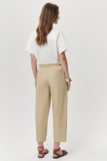 Beli Bağcıklı Cepli Dar Paça Regular Dokuma Bej Pantolon