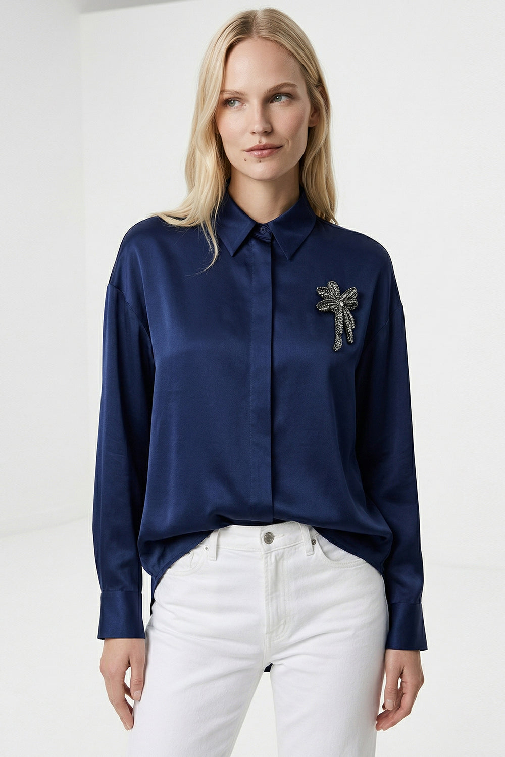 Gömlek Yaka Manşetli İşlemeli Saten Regular Lacivert Gömlek