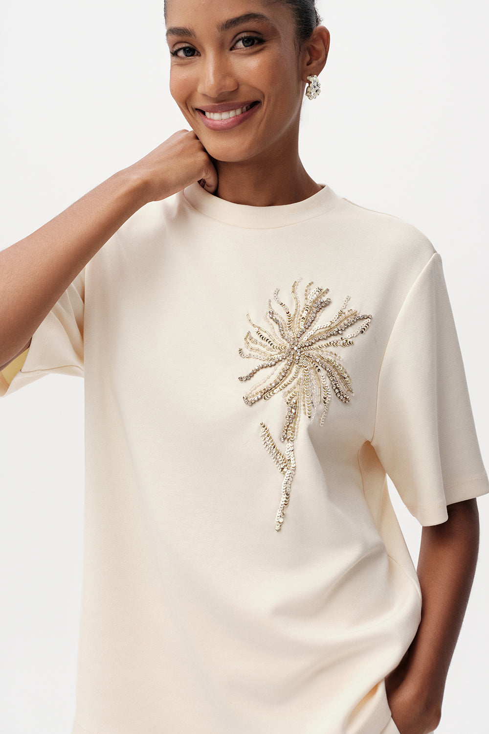 Taş İşlemeli Bisiklet Yaka Kısa Kollu Regular T-Shirt