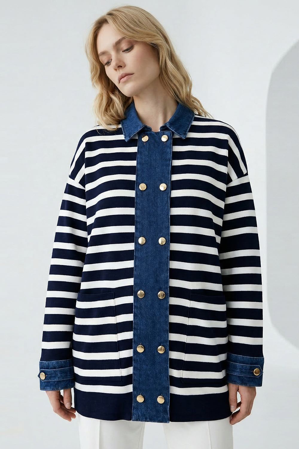 Uzun Kollu Düğmeli Oversize Triko Lacivert Beyaz Hırka