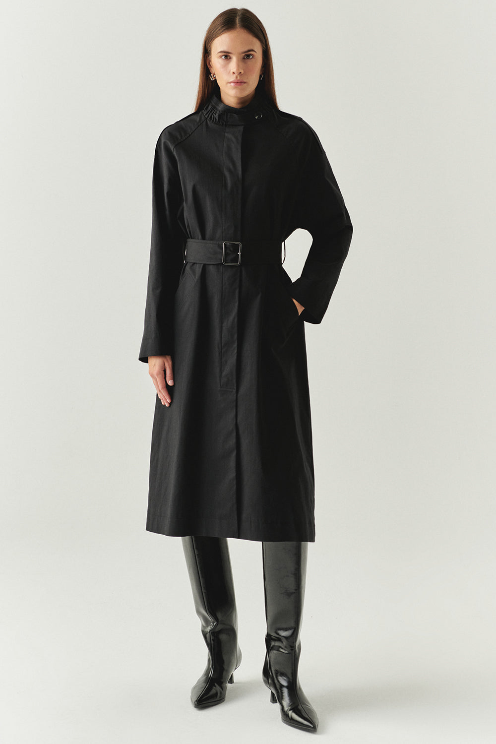 Dik Yaka Kemerli Regular Uzun Siyah Trençkot
