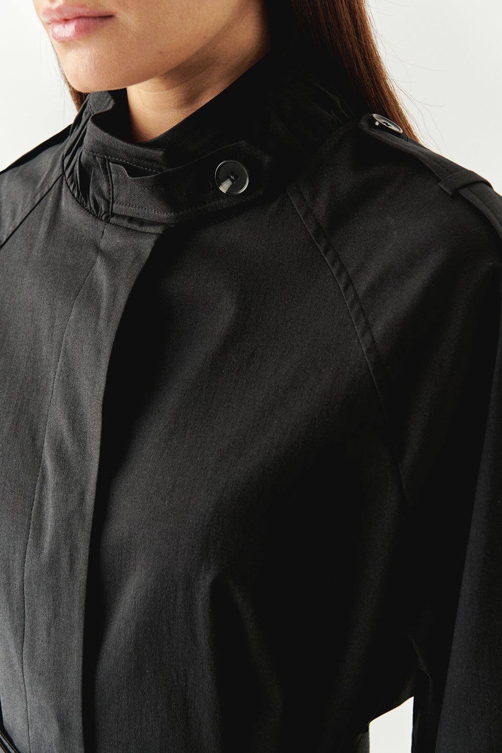 Dik Yaka Kemerli Regular Uzun Siyah Trençkot