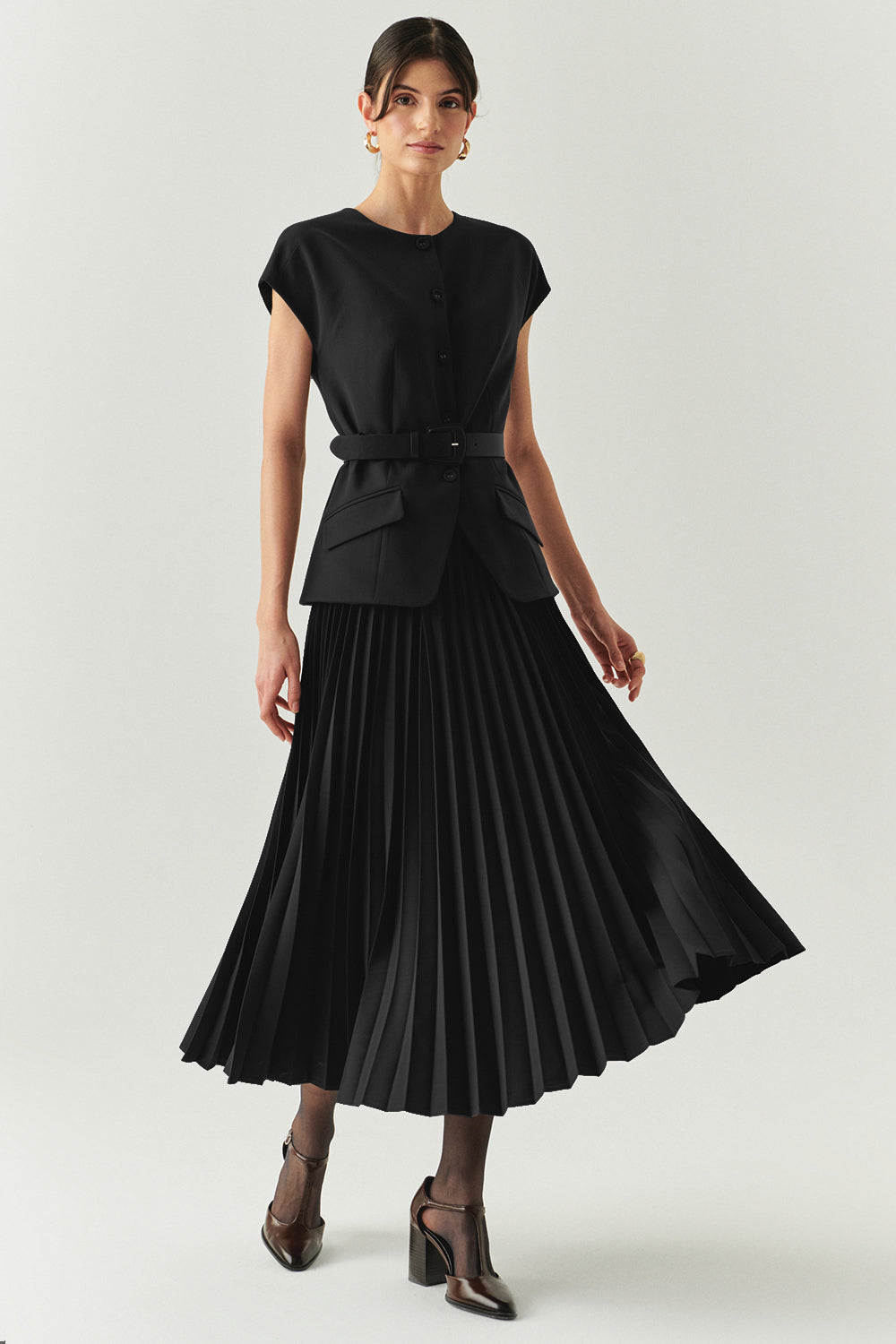 Bisiklet Yaka Kemerli Plisoley Slim Fit Midi Siyah Elbise