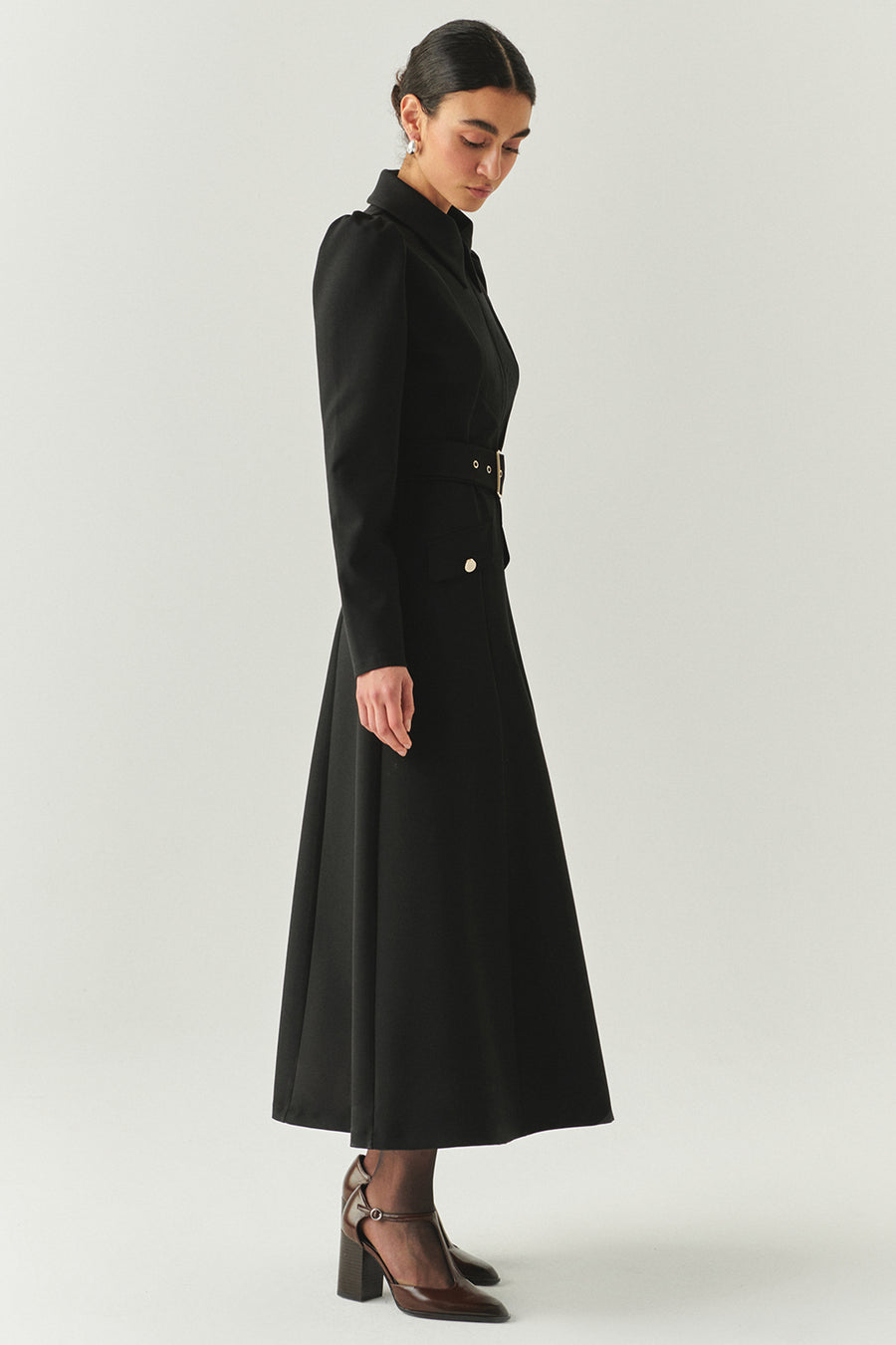 Önden Fermuarlı Kemerli Uzun Kol Slim Fit Siyah Midi Elbise
