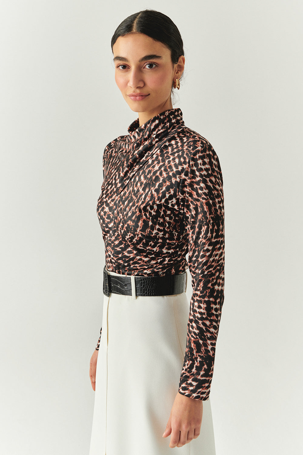 Leopar Desenli Boğazlı Slim Fit Uzun Kollu Örme Bluz