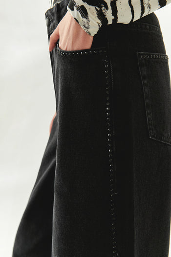 Taş Detaylı Cepli Regular Geniş Paça Siyah Denim Pantolon