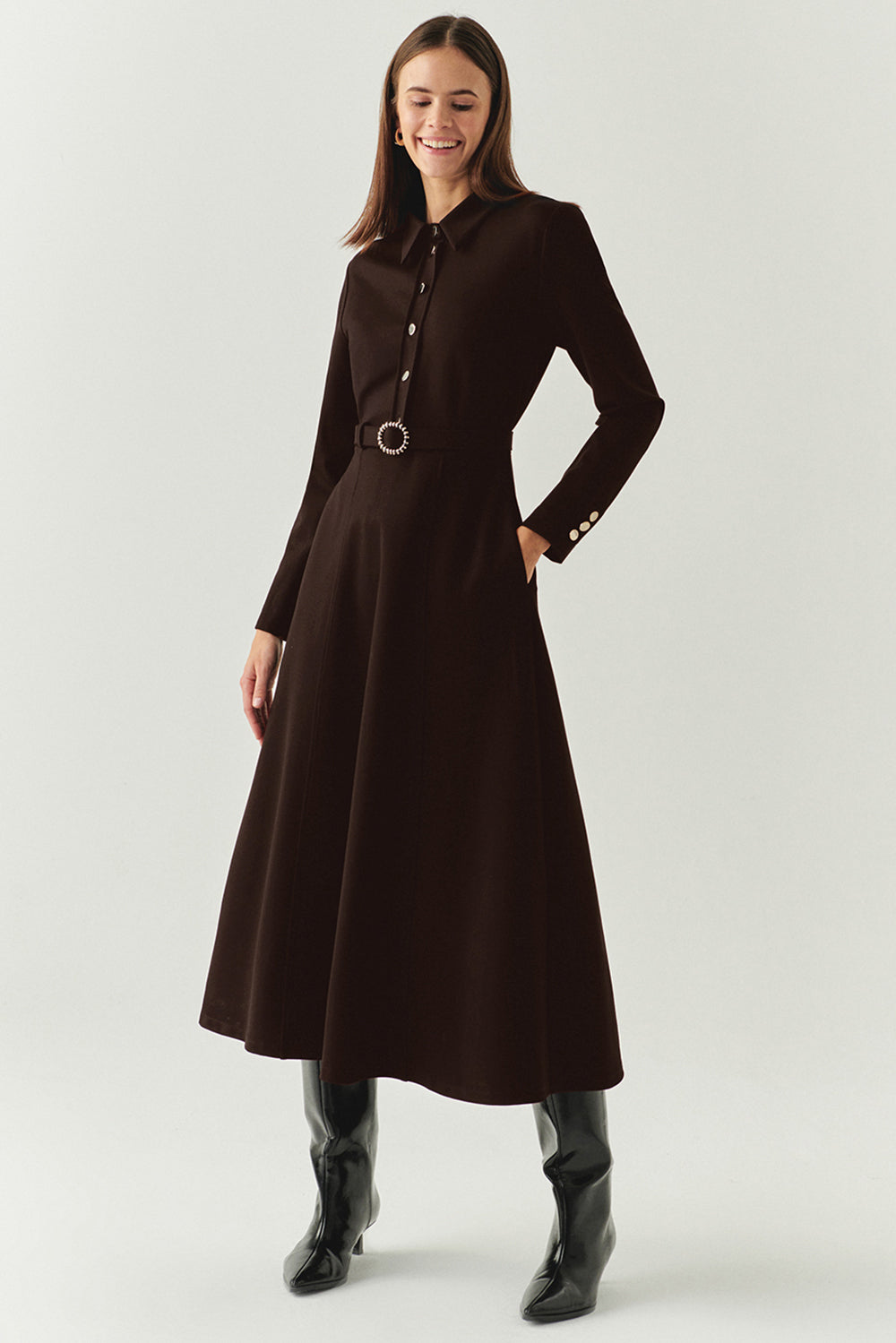 Kemerli Gömlek Yaka Cepli Slim Fit Midi Kahve Örme Elbise