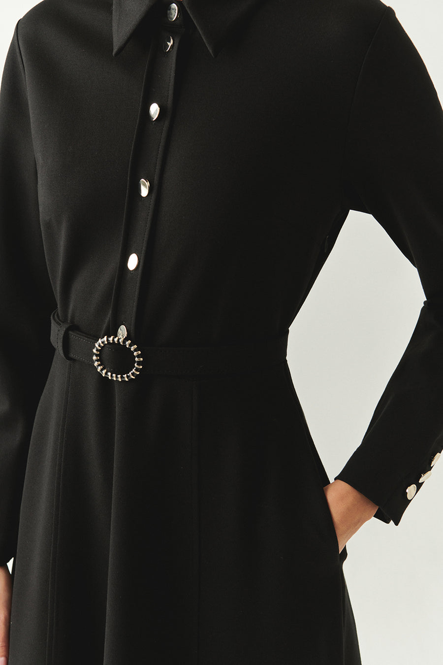 Kemerli Gömlek Yaka Cepli Slim Fit Midi Siyah Örme Elbise