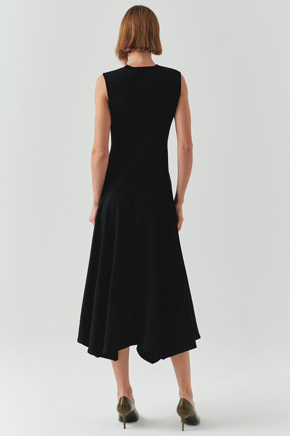 Bisiklet Yaka Triko Garnili Asimetrik Kesim Slim Fit Midi Siyah Elbise