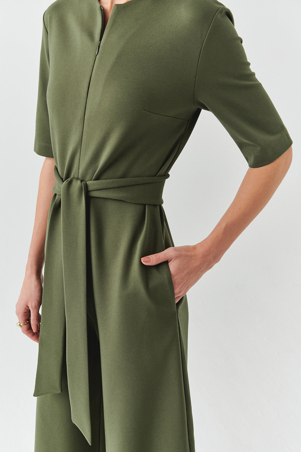 Kuşaklı Kısa Kollu Fermuar Kapamalı Örme Slim Fit Haki Tulum
