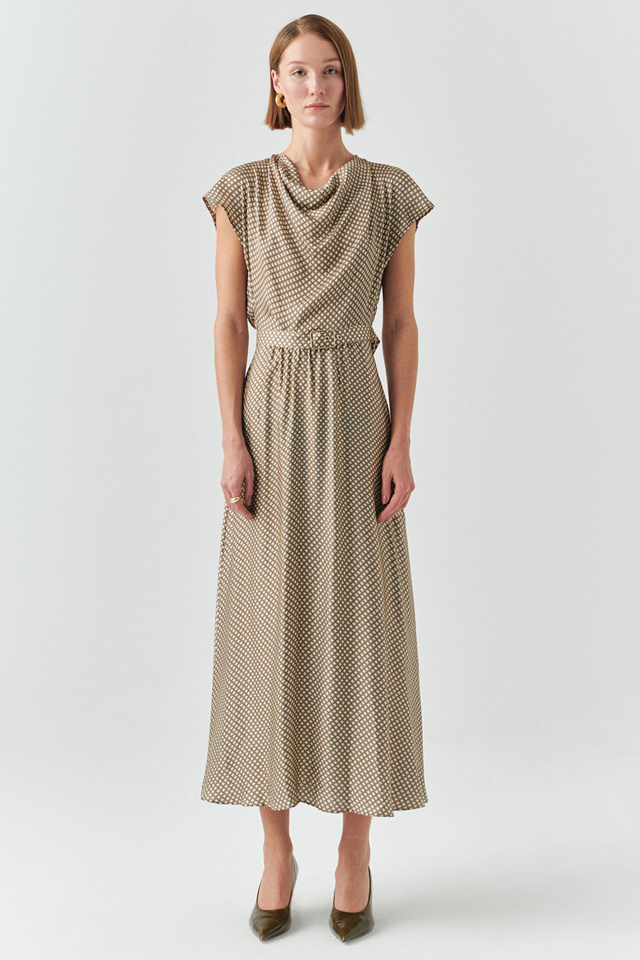 Desenli Degaje Yaka Kemerli Kolsuz Slim Fit Midi Elbise