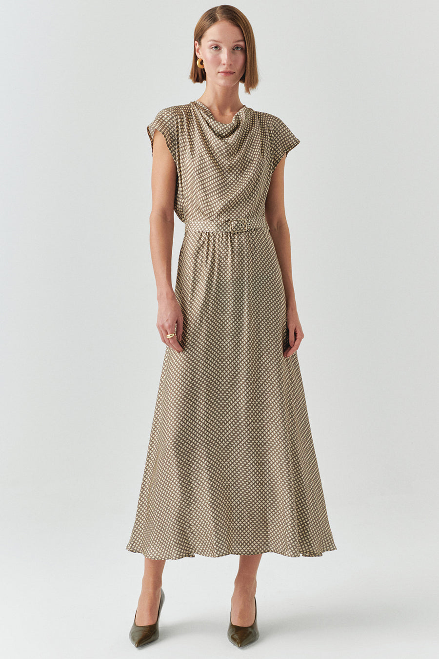 Desenli Degaje Yaka Kemerli Kolsuz Slim Fit Midi Elbise