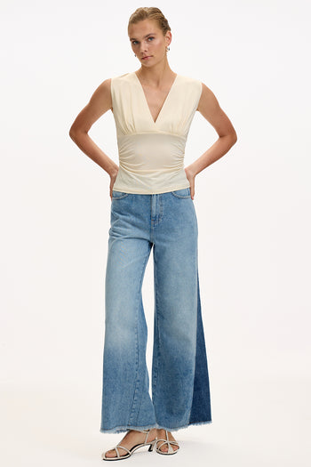 V Yaka Kolsuz Yanları Büzgülü Slim Fit Örme Ekru Bluz