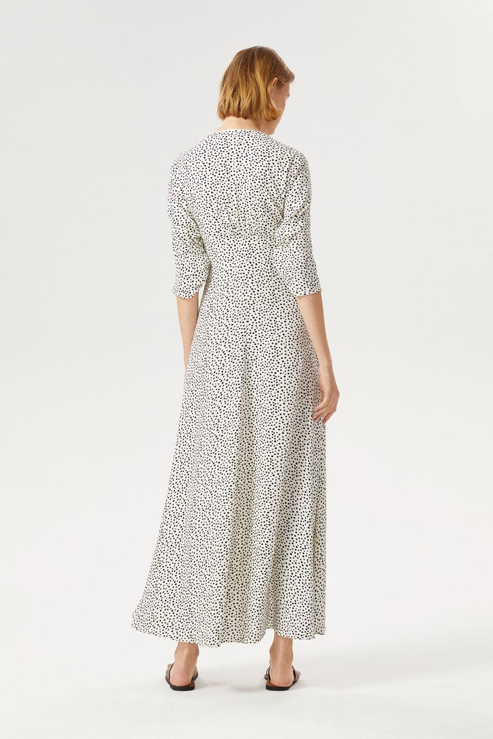 V Yaka Yırtmaçlı Elbise