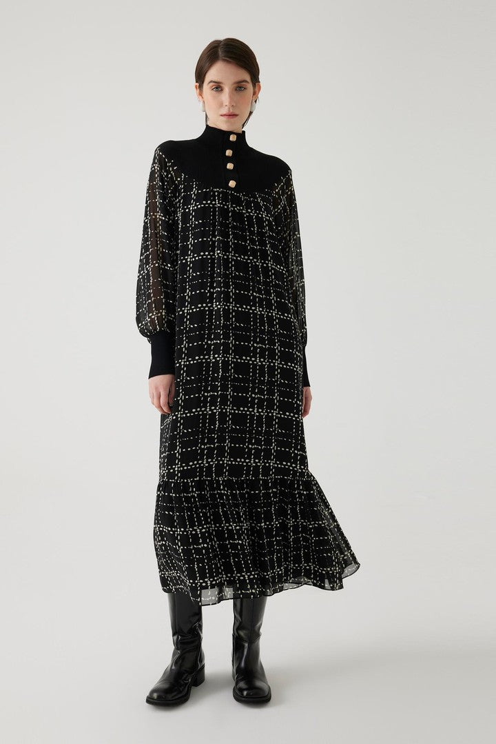 Triko Detaylı Kareli Regular Maxi Elbise