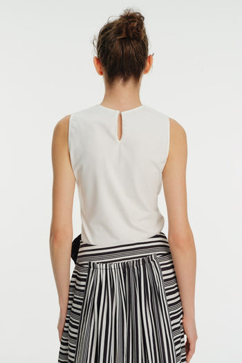 Kolsuz İşlemeli Organik Pamuk Örme Bluz