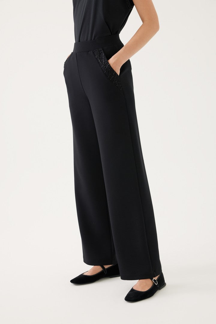 Sade ve Şık Pantolon Modeli