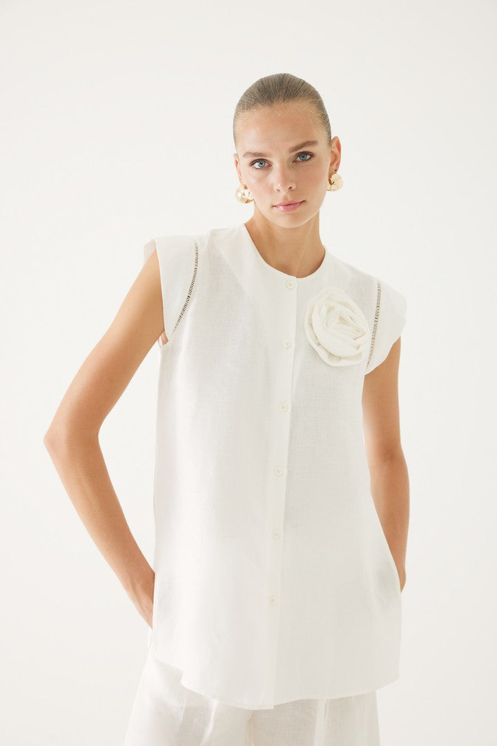 Çiçek İşlemeli Keten Gömlek