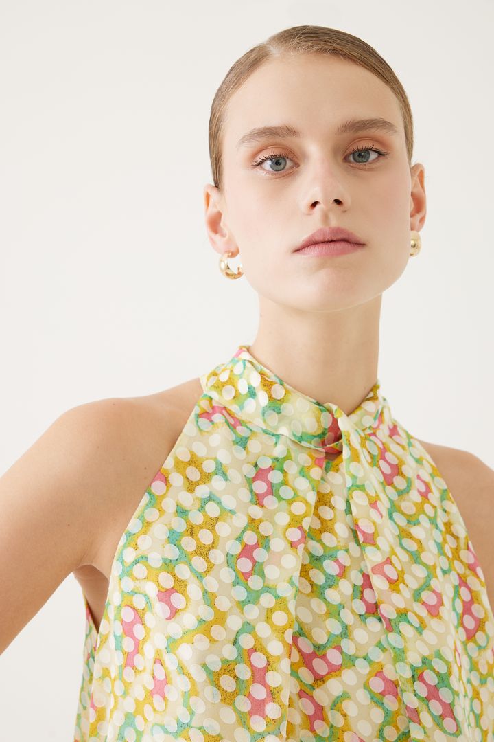 Pastel Renklerde Yaka Detaylı Bluz